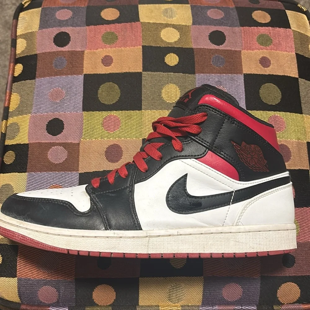 Jordan 1 - Picture 2 of 3